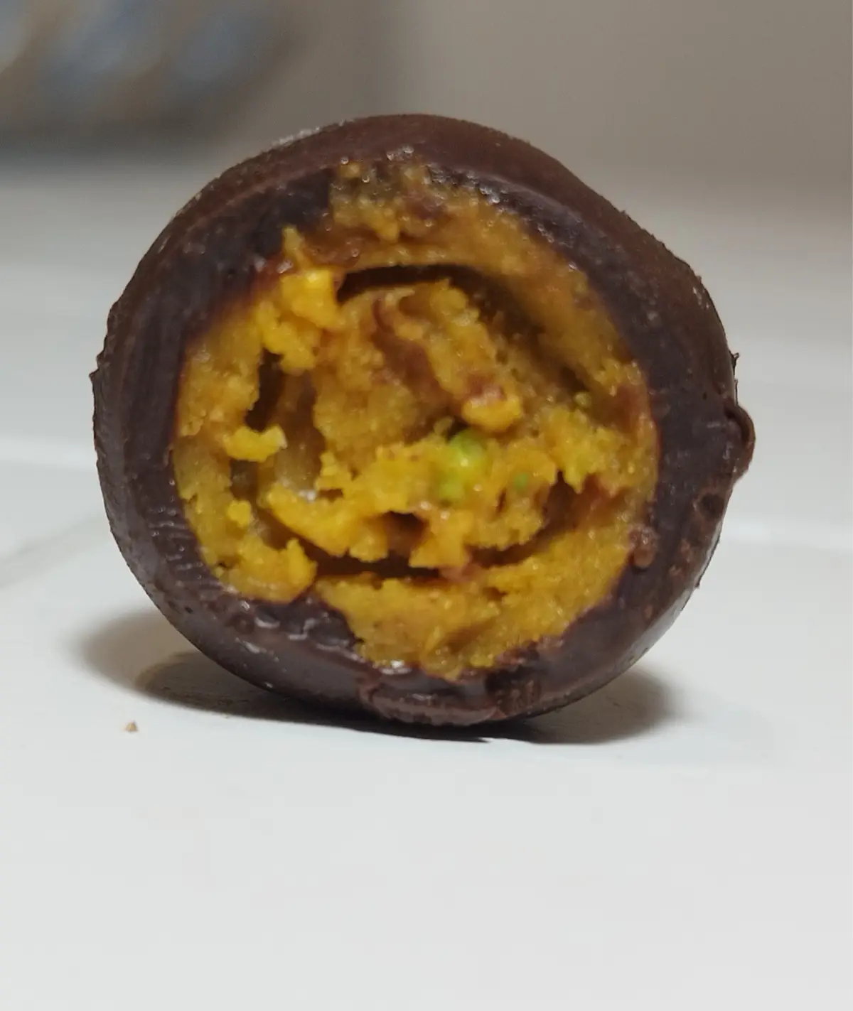ترافل ملونیا با مغز سوهان